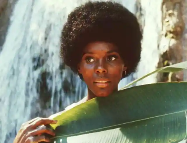 #7 – Rosie Carver (Gloria Hendry) – Live And Let Die (1973)