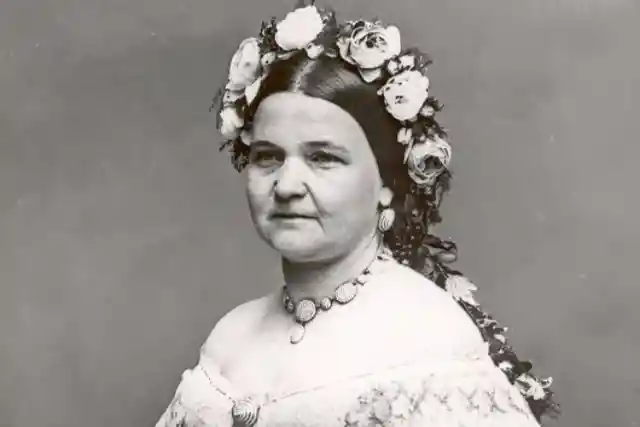 25. Mary Todd Lincoln