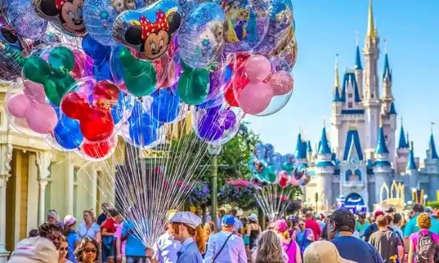 20 Mistakes People Did At Walt Disney Parks That Got Them Kicked Out