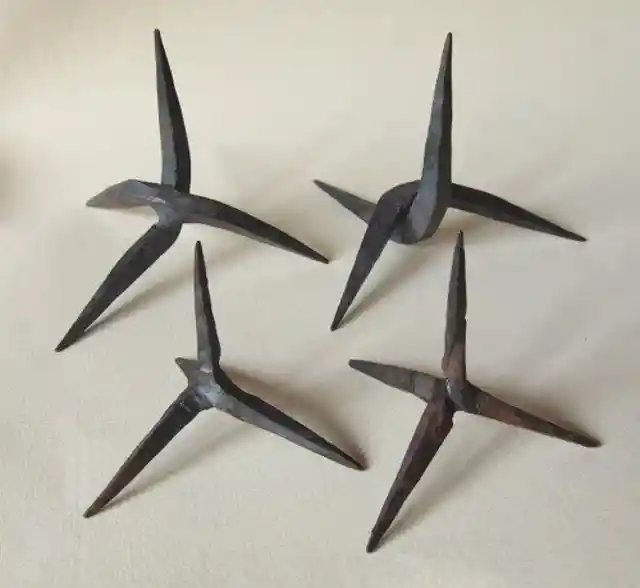 4. Poisoned Caltrops