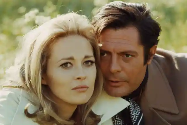 Faye Dunaway In 1968’s A Place For Lovers