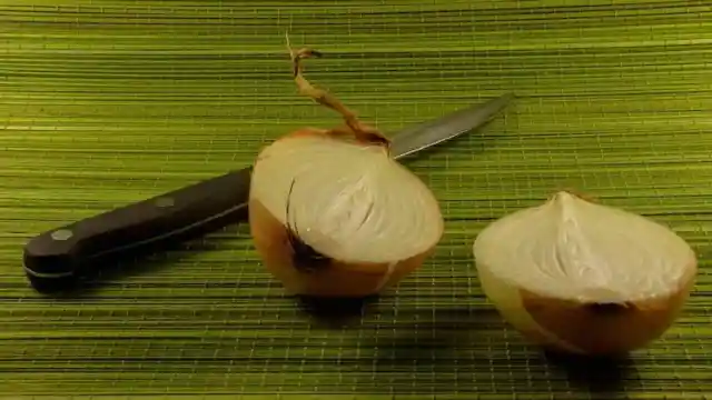 Streak-Free Windows With Onions