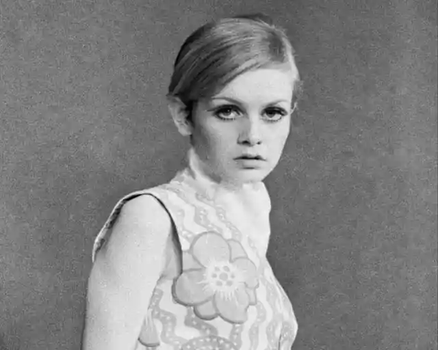 Looking Back At Young Twiggy And Her Influence In The 1960s