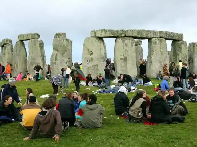 Stonehenge, UK – 800,000 Tourists Per Year