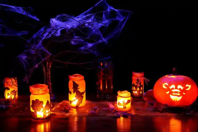 20 Easy To Make Outdoor Halloween Decorations