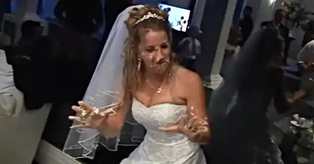 Bride In Tears After What Groom’s Mom Does At Wedding