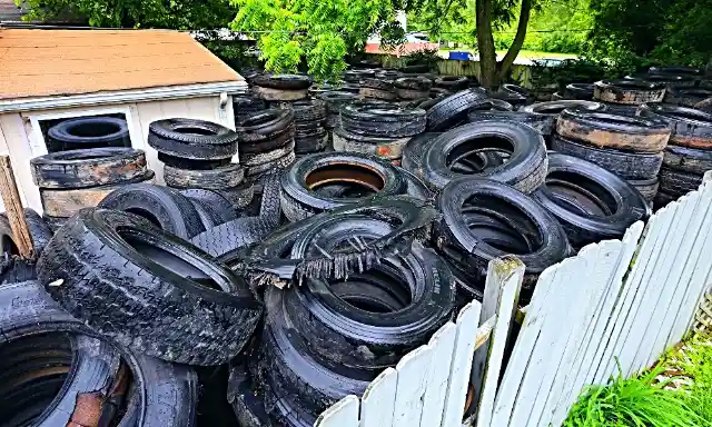 Man Fills Yard With Tires, 2 Years Later Neighbor Begs Him For A Job