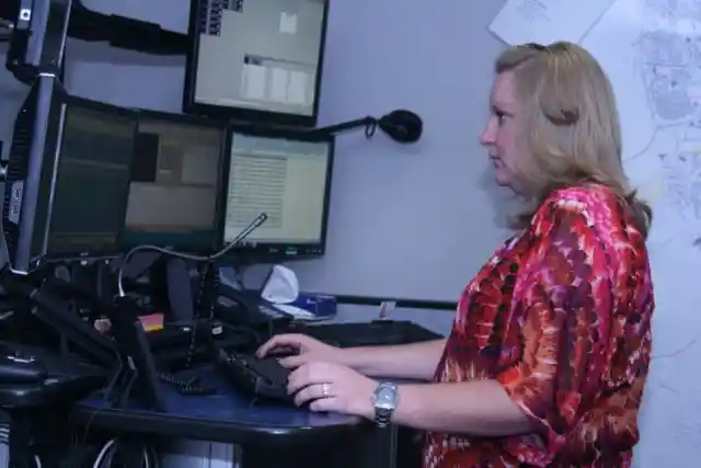 911 Dispatchers Share The Calls They’ll Never Forget