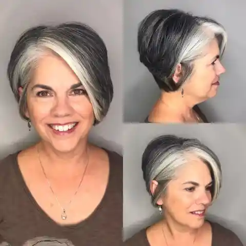 Short Wavy White Blonde Cut