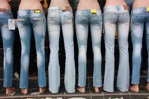 Low Rise Jeans – Popularized in 1990s