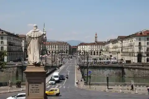 Piazza Bodoni, Italy – 794,000 Tourists Per Year