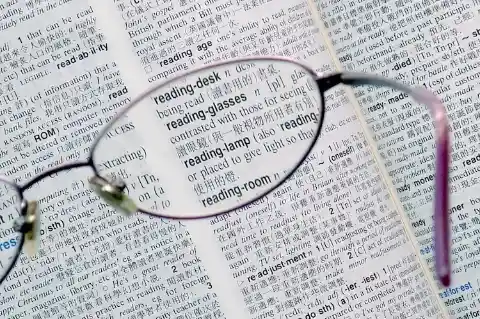 Drugstore Reading Glasses – Popularized in 1990s