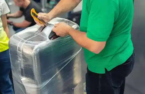 Wrap your luggage or bag handle