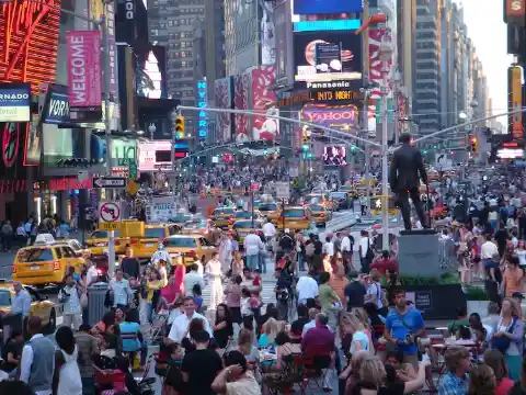 Times Square, USA – 50 Million Tourists Per Year