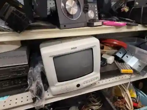 Thrift store electronics: pass