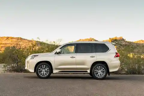 Lexus LX570