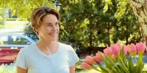 Hazel Grace Lancaster (Shailene Woodley), The Fault in Our Stars – Thyroid Cancer