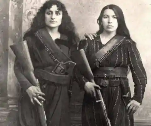 Female Fighters, 1895