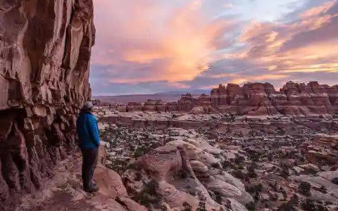 19. THE NEEDLES DISTRICT IN CANYONLANDS NATIONAL PARK IN UTAH